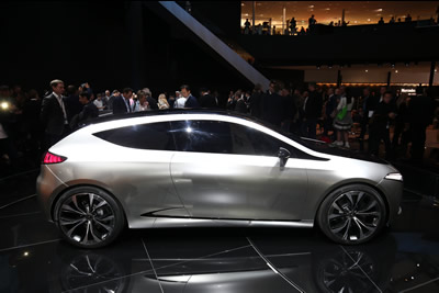 Mercedes Benz EQA Electric Concept